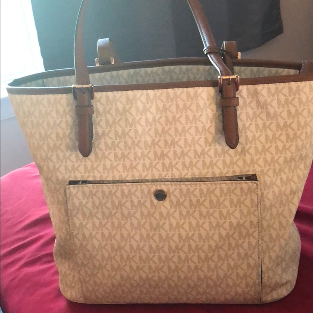 SOLD Michael Kors